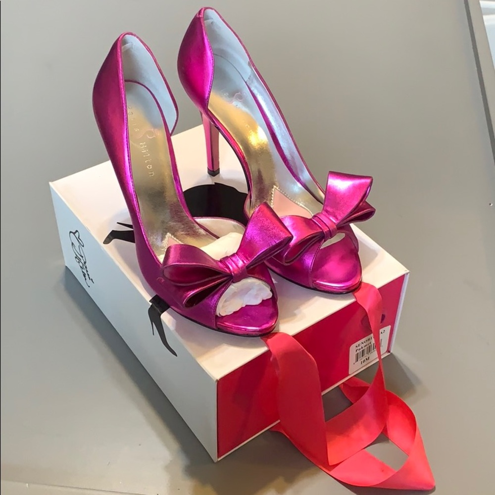 Paris Hilton Senorita Pink Bow Peep Toe Heels